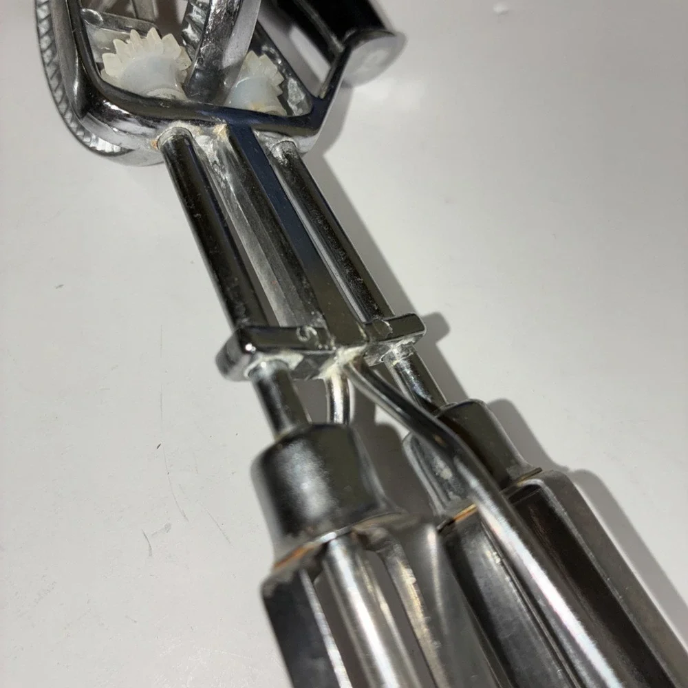 Egg Beater Hand Held Crank Mixer Stainless Steel‎ Black Side Handle Vintage